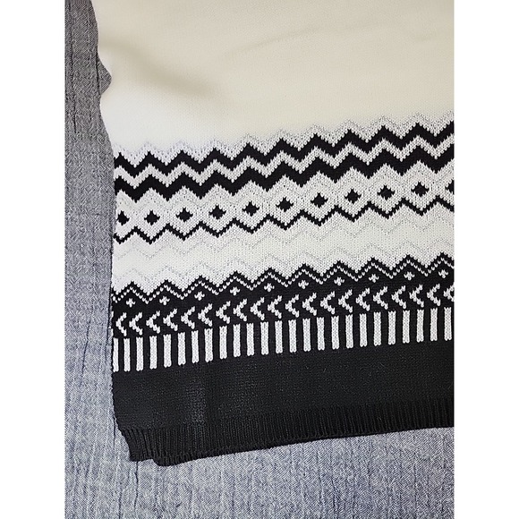 Ann Taylor Poncho Sweater Size XS/S Fair Isle White /Black Knit NWT $119 - Picture 3 of 8